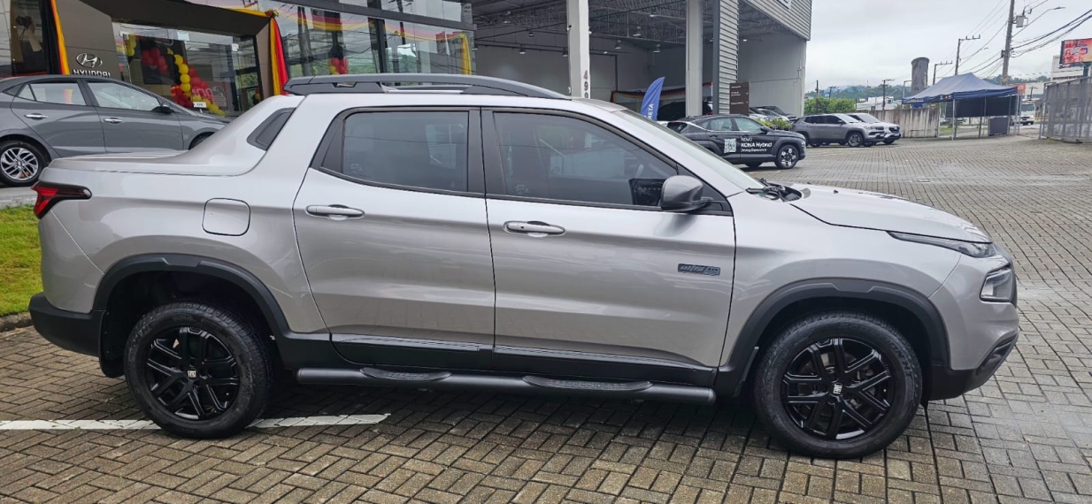 fiat toro 2.0 16v turbo diesel ultra 4wd at9 4p automatico 2022