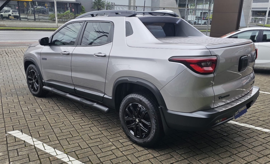 fiat toro 2.0 16v turbo diesel ultra 4wd at9 4p automatico 2022