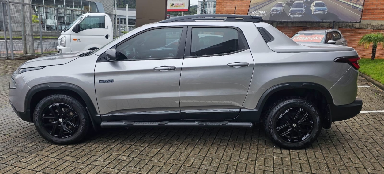 fiat toro 2.0 16v turbo diesel ultra 4wd at9 4p automatico 2022