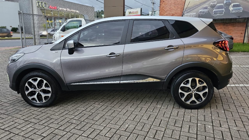 renault captur 1.6 16v sce flex intense x-tronic 4p automatico 2021