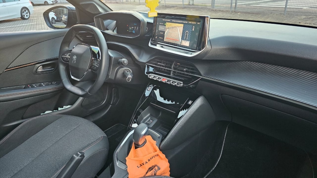 peugeot 208 1.6 16v flex roadtrip at6 4p automatico 202312