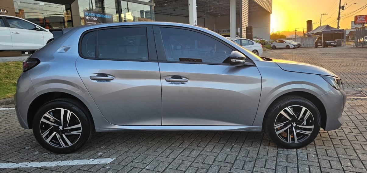 peugeot 208 1.6 16v flex roadtrip at6 4p automatico 20233