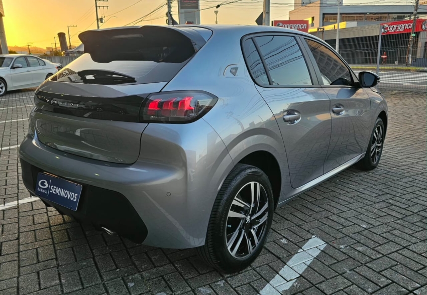 peugeot 208 1.6 16v flex roadtrip at6 4p automatico 20236