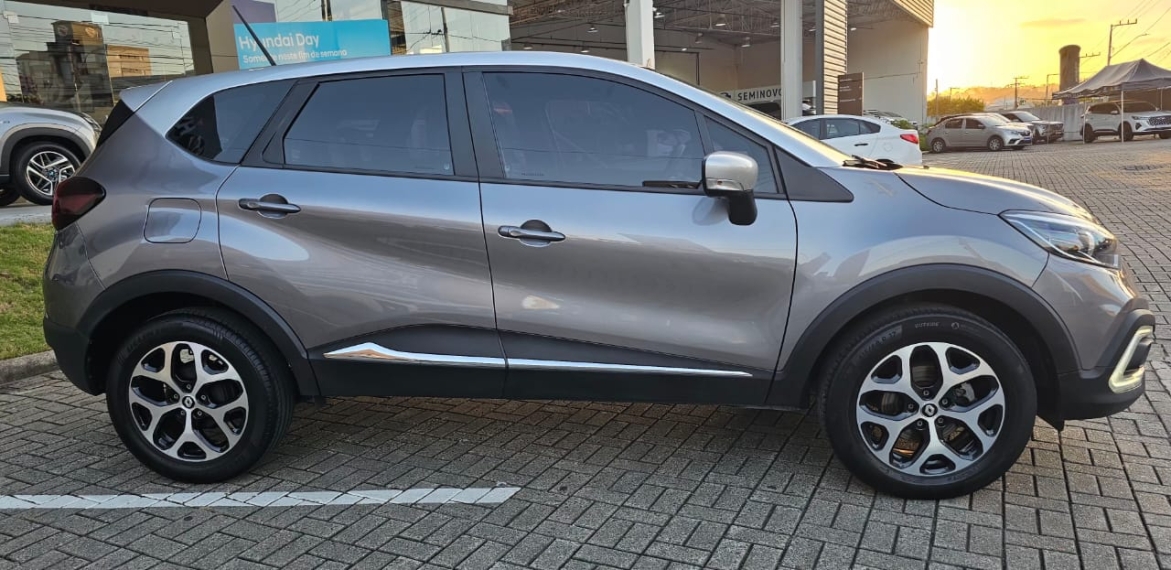 renault captur 1.3 tce flex intense x-tronic 4p automatico 20223