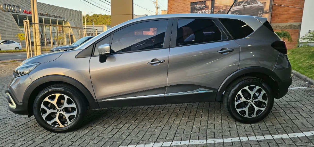 renault captur 1.3 tce flex intense x-tronic 4p automatico 20227