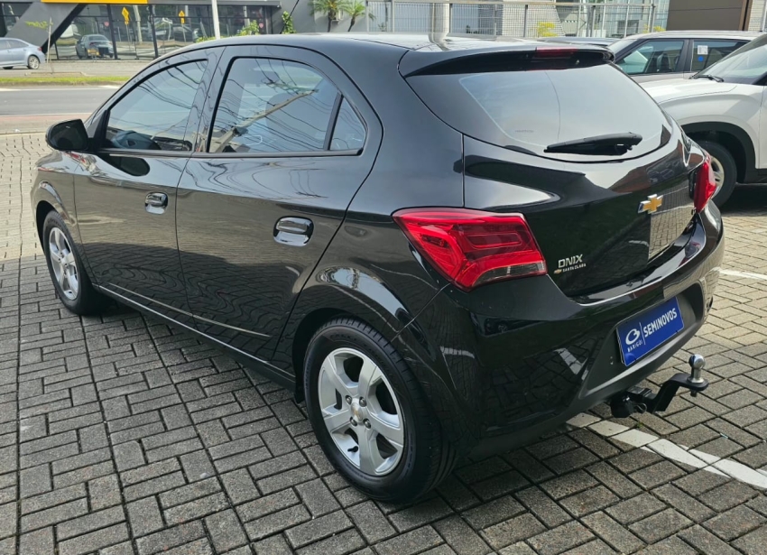 chevrolet onix 1.4 mpfi lt 8v flex 4p manual 1.0 20194