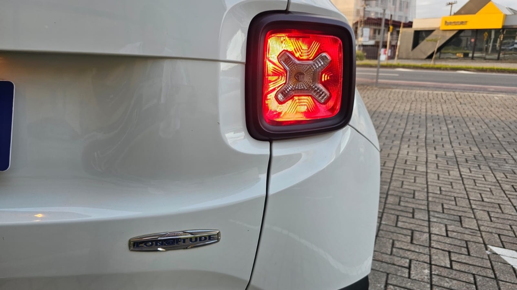 jeep renegade 1.8 16v flex longitude 4p automatico 201717