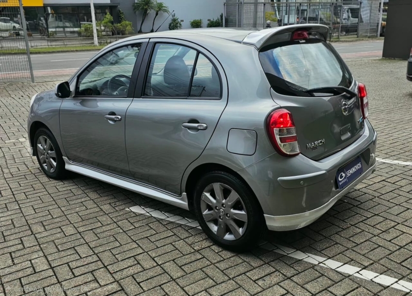 nissan march 1.6 sr 16v flex 4p manual 20144