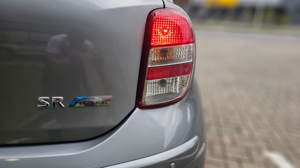 nissan march 1.6 sr 16v flex 4p manual 201417