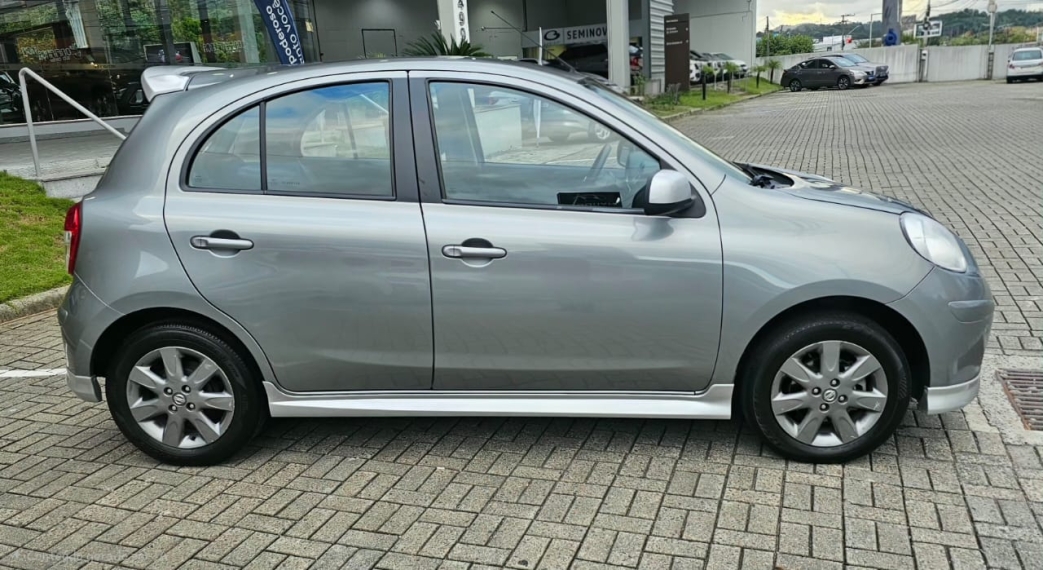 nissan march 1.6 sr 16v flex 4p manual 20143