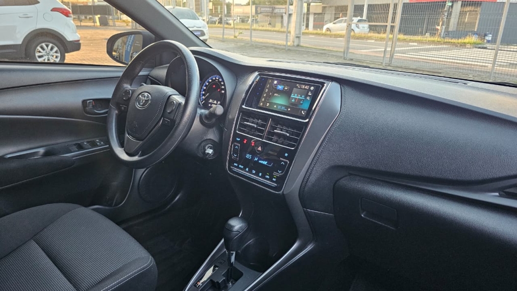 toyota yaris 1.5 16v flex xl multidrive 4p automatico 202515