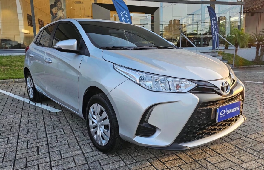 toyota yaris 1.5 16v flex xl multidrive 4p automatico 20252