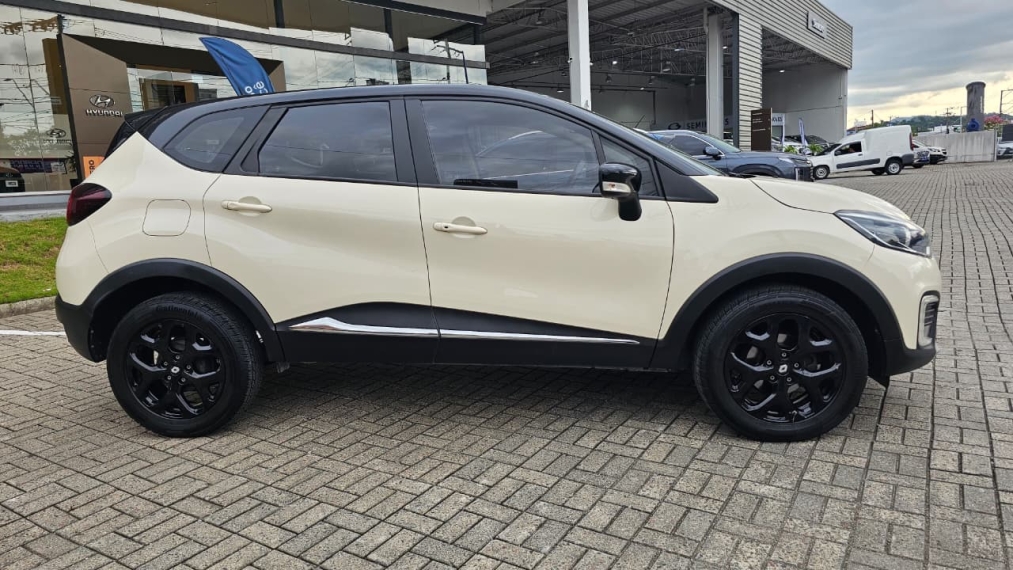 renault captur 1.6 16v sce flex zen x-tronic 4p automatico 20183