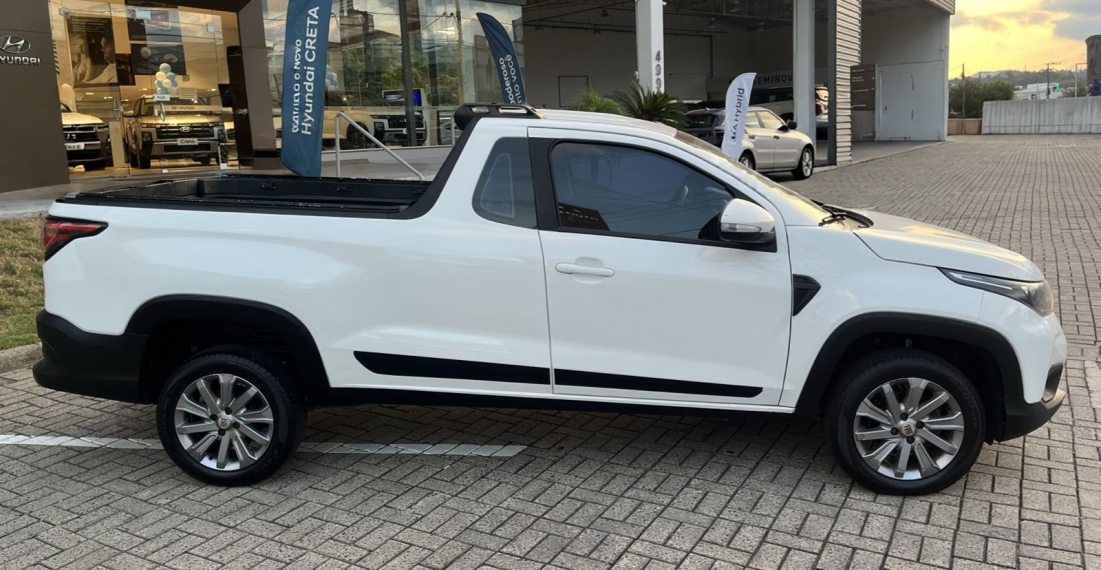 fiat strada 1.3 firefly flex freedom cs manual 2p automatico 20223