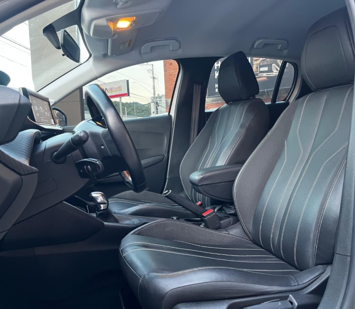 peugeot 208 1.6 16v flex allure at6 4p automatico 202310