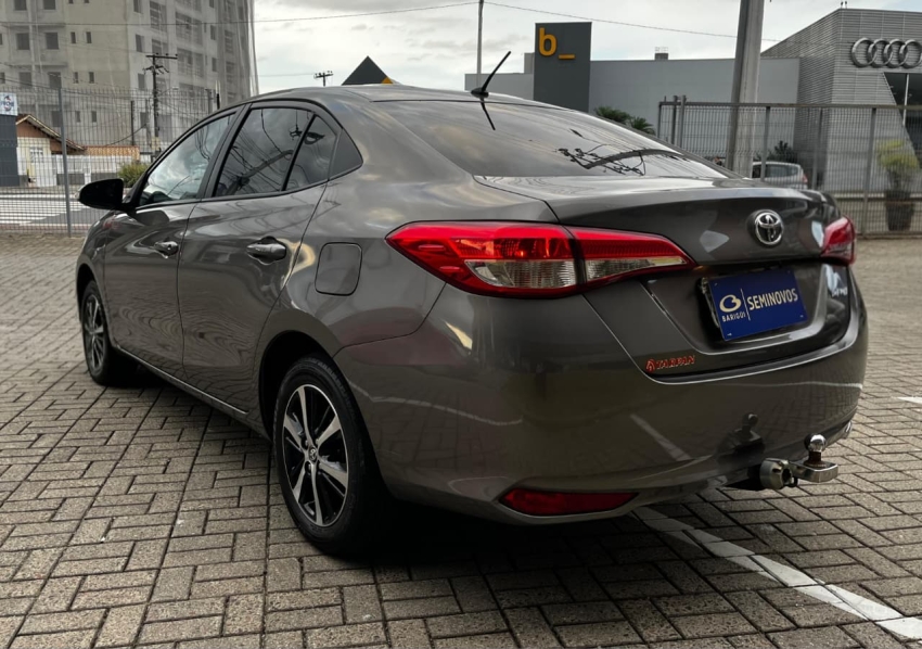 toyota yaris 1.3 16v flex xl live multidrive 1.5 4p automatico 20205