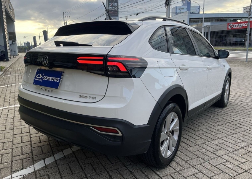 volkswagen nivus 1.0 200 tsi total flex comfortline automatico 4p 20234