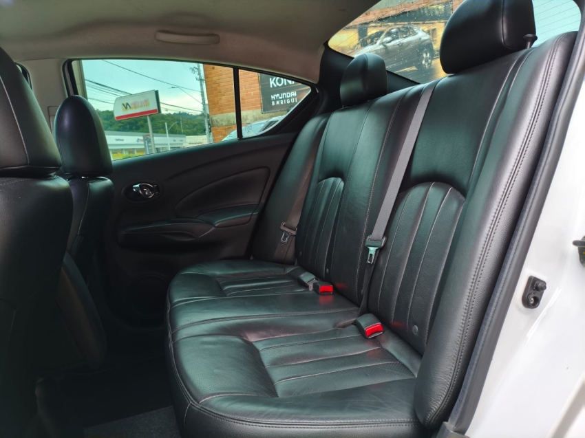 nissan versa 1.6 16v flexstart unique 4p xtronic flex automatico 201717