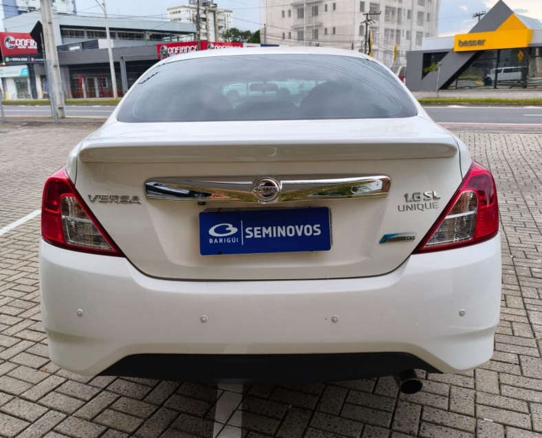 nissan versa 1.6 16v flexstart unique 4p xtronic flex automatico 20175