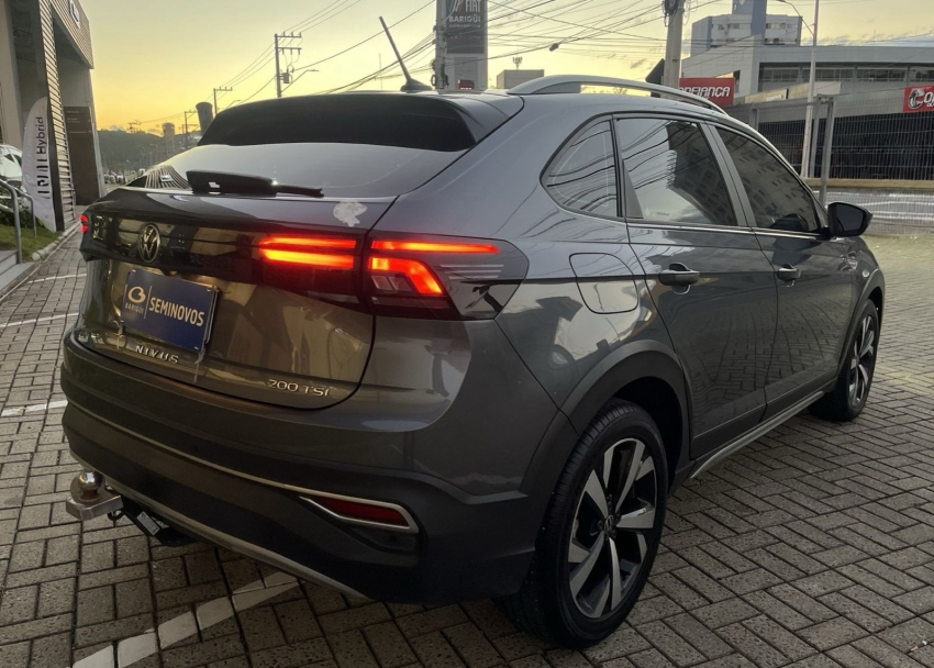 volkswagen nivus 1.0 200 tsi total flex highline automatico 4p 20244