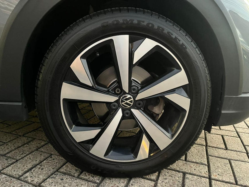 volkswagen nivus 1.0 200 tsi total flex highline automatico 4p 202410