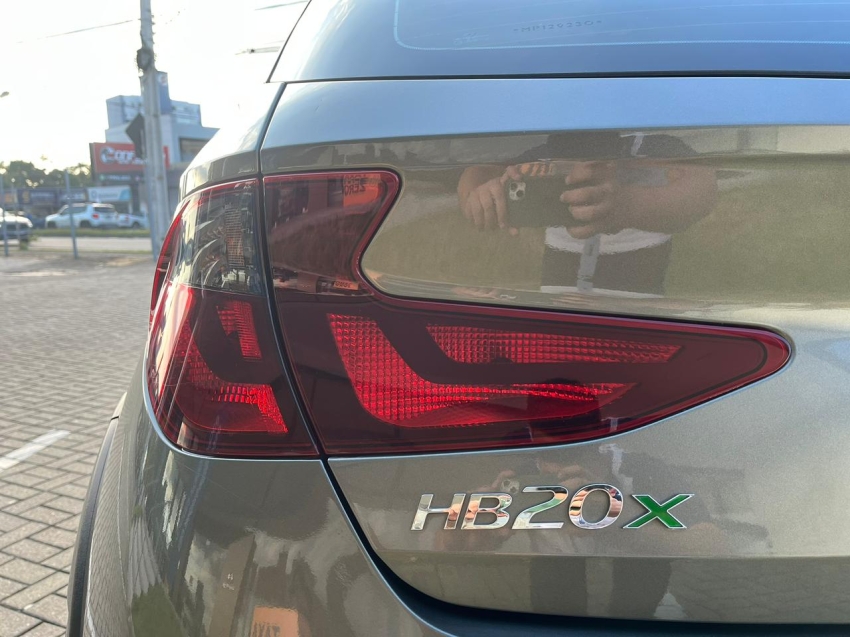 hyundai hb20x 1.6 16v flex evolution automatico 4p 20218