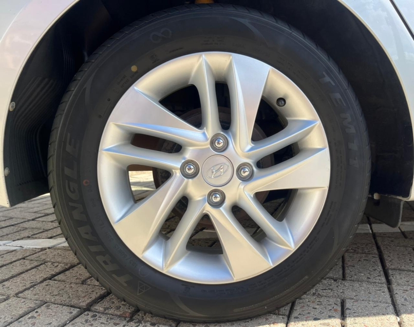 hyundai hb20 1.6 premium 16v flex 4p automatico 201410