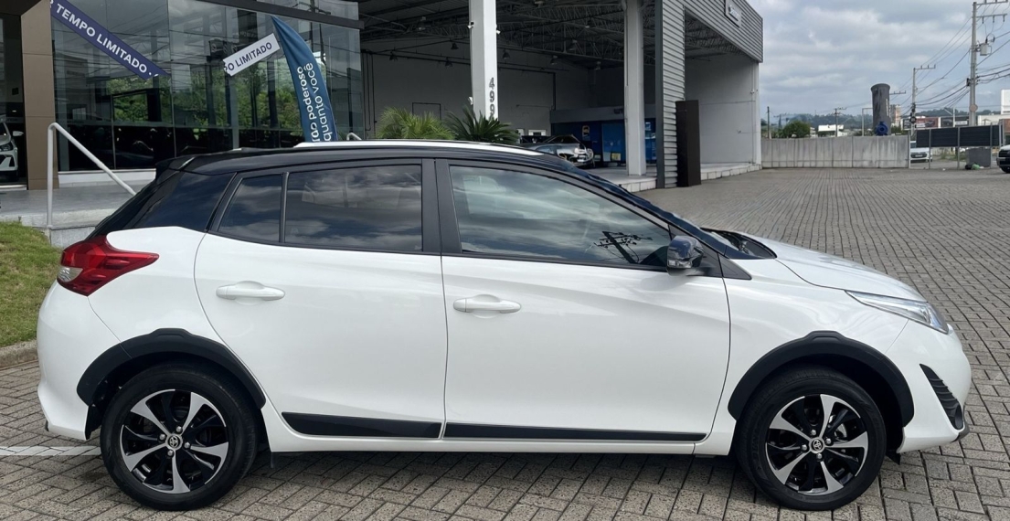 toyota yaris 1.5 16v flex x way multidrive 4p automatico 20203