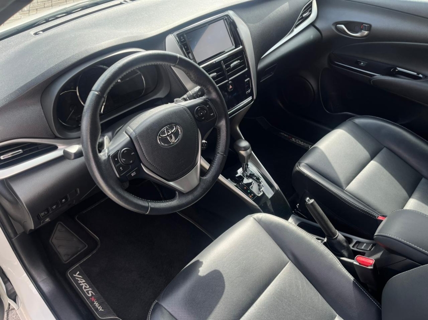 toyota yaris 1.5 16v flex x way multidrive 4p automatico 202015