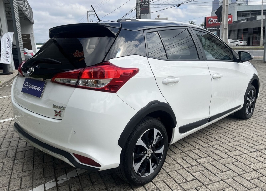 toyota yaris 1.5 16v flex x way multidrive 4p automatico 20204