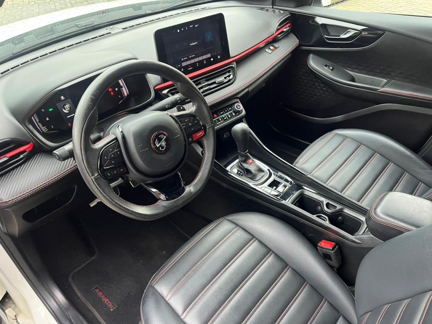 fiat fastback 1.3 turbo 270 flex abarth at6 4p automatico 202416