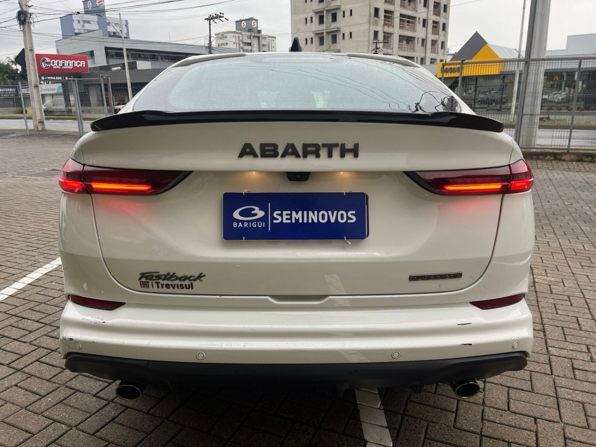fiat fastback 1.3 turbo 270 flex abarth at6 4p automatico 20245