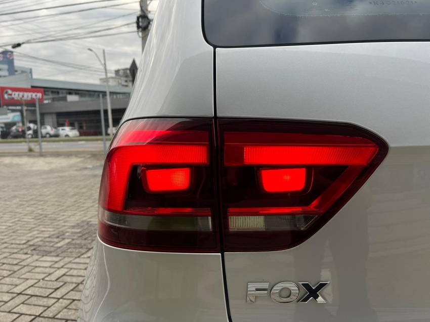 volkswagen fox 1.6 msi total flex connect 4p i-motion semiautomatico 20199