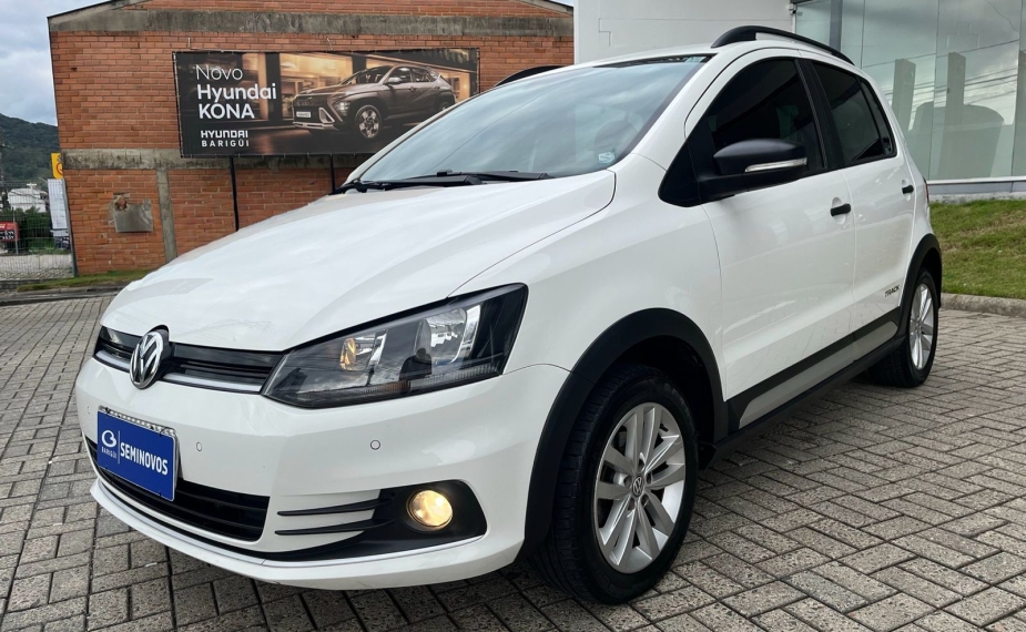 volkswagen fox 1.0 mpi track 12v flex 4p manual 2017