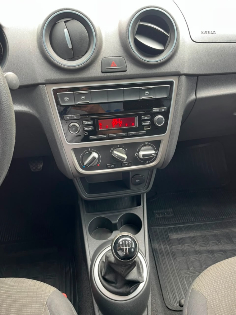 volkswagen voyage 1.0 mi 8v flex 4p manual 201417