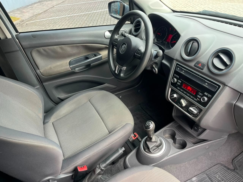 volkswagen voyage 1.0 mi 8v flex 4p manual 201415