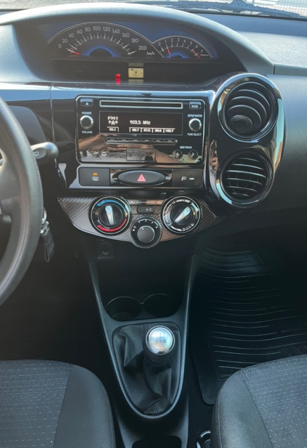 toyota etios 1.3 x 16v flex 4p manual 201417
