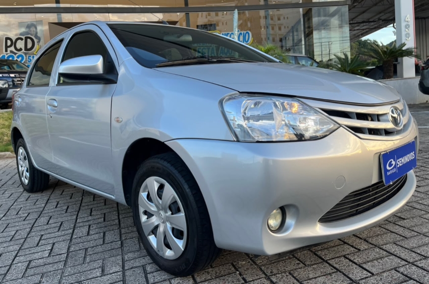 toyota etios 1.3 x 16v flex 4p manual 20142