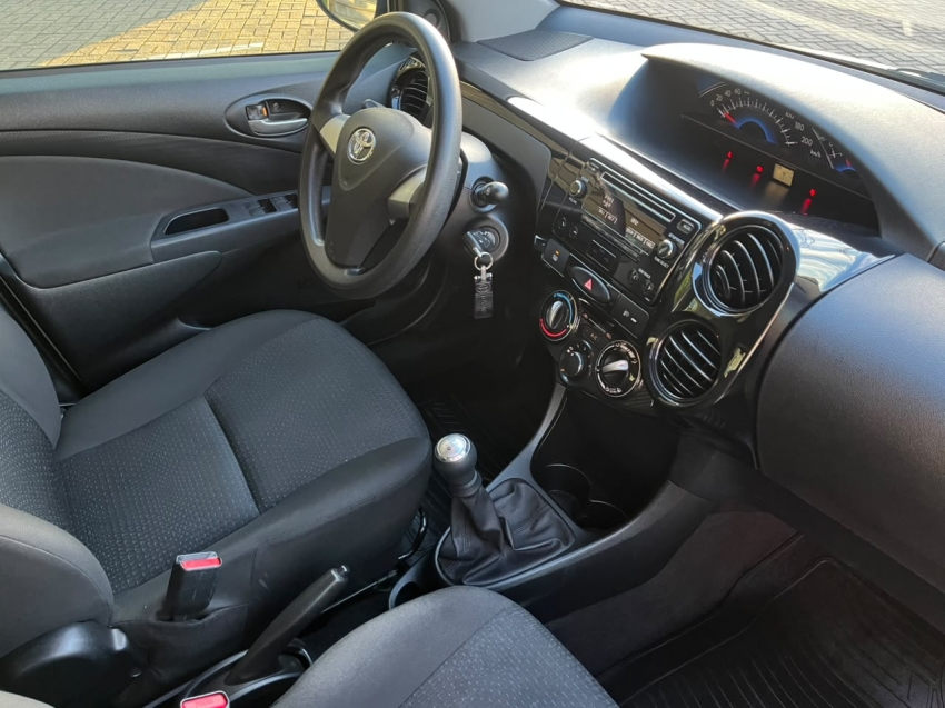 toyota etios 1.3 x 16v flex 4p manual 201415