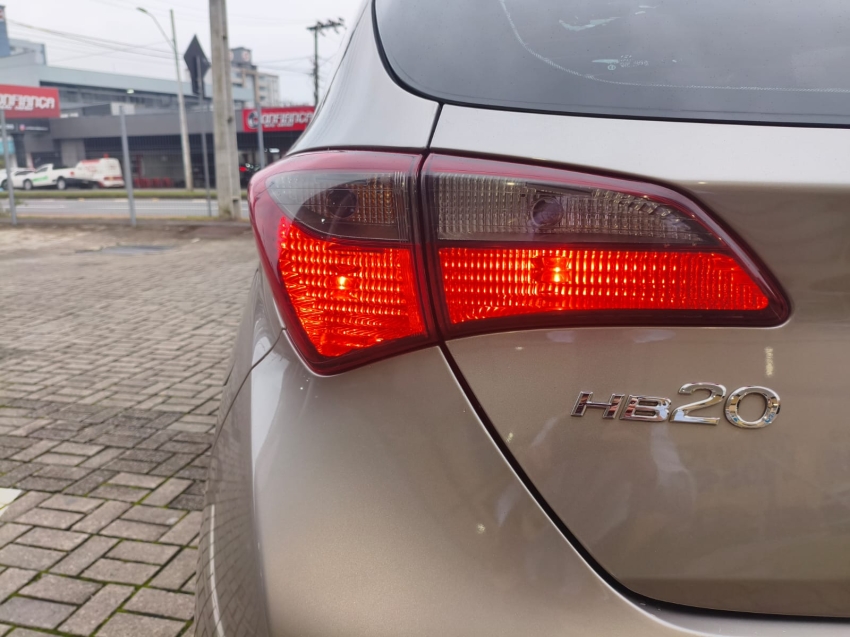 hyundai hb20 1.0 comfort plus 12v flex 4p manual 20198