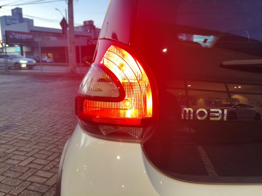 fiat mobi 1.0 firefly flex like. manual 4p 20269