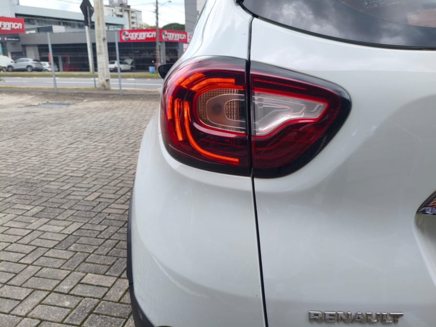 renault captur 1.6 16v sce flex intense x-tronic 4p automatico 20208