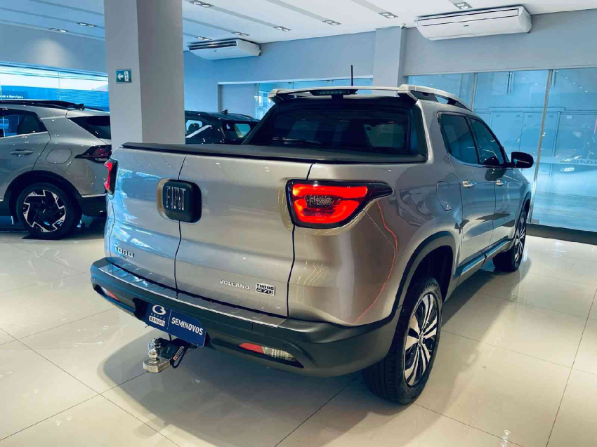 fiat toro 1.3 turbo 270 flex volcano at6 2023
