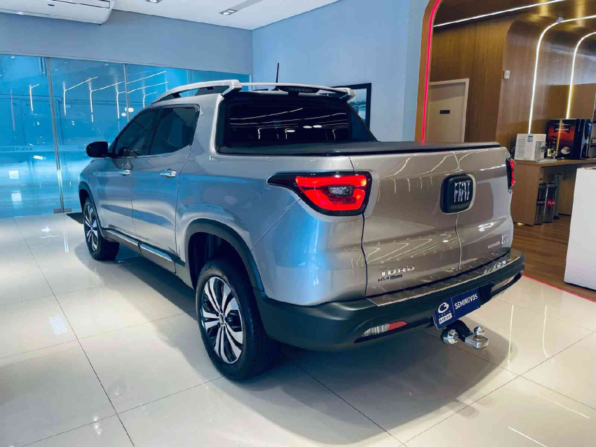 fiat toro 1.3 turbo 270 flex volcano at6 2023
