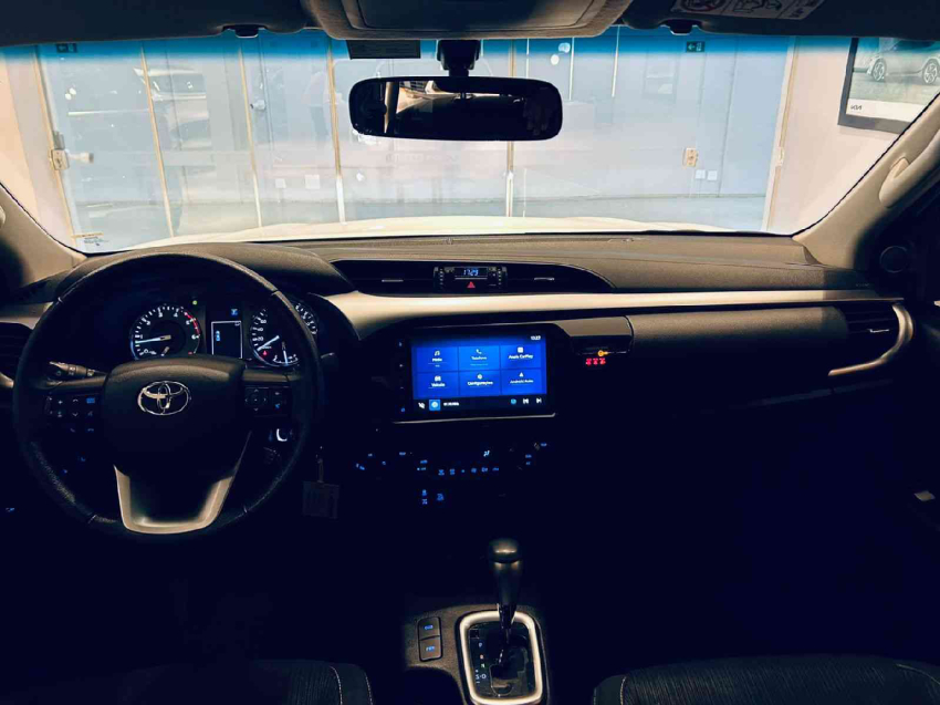 toyota hilux 2.8 d-4d turbo diesel cd sr 4x4 automatico 4p 2024