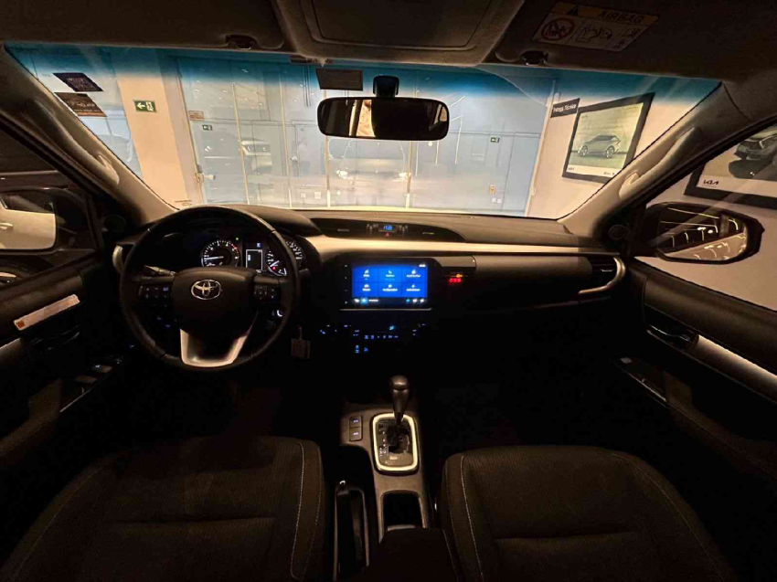 toyota hilux 2.8 d-4d turbo diesel cd sr 4x4 automatico 4p 2024