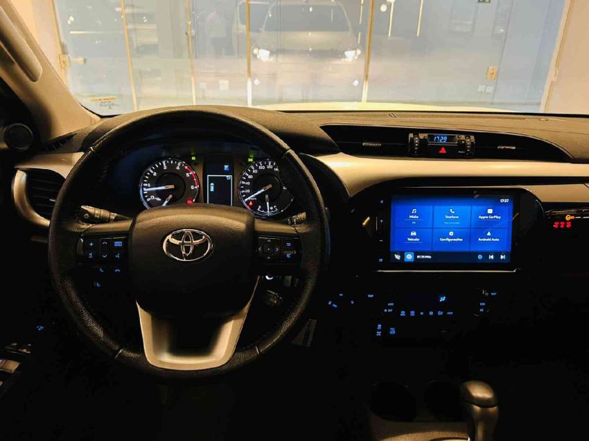 toyota hilux 2.8 d-4d turbo diesel cd sr 4x4 automatico 4p 2024