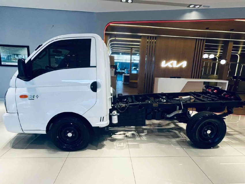 hyundai hr 2.5 longo sem cacamba 4x2 16v 130cv turbo intercooler diesel 2p manual 2022