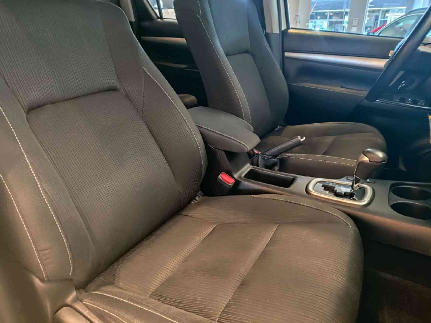 toyota hilux 2.8 d-4d turbo diesel cd sr 4x4 automatico 4p 202411