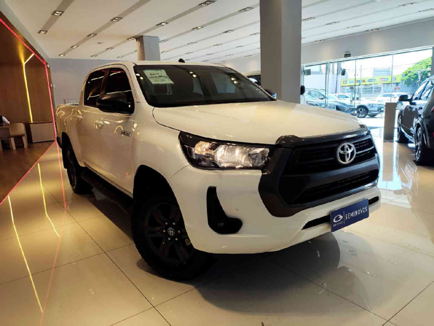 toyota hilux 2.8 d-4d turbo diesel cd sr 4x4 automatico 4p 20242